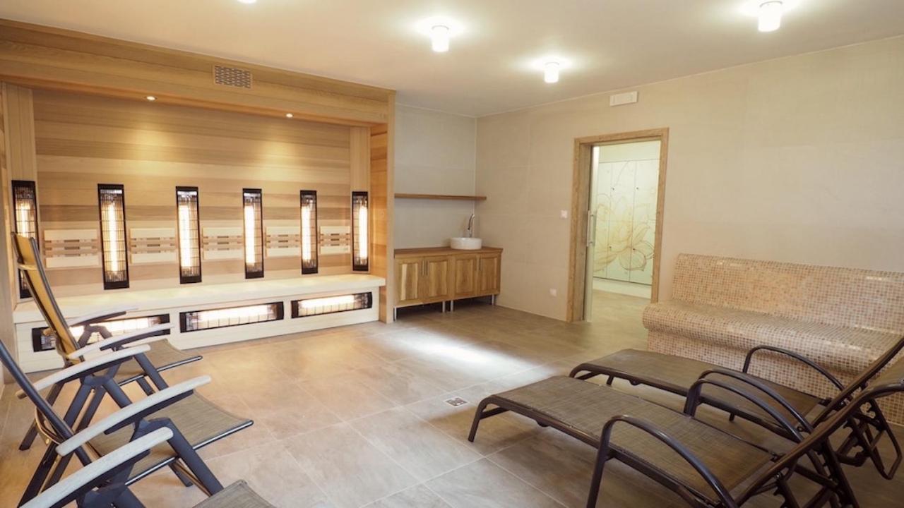 Apartmany Chajdovka Bozi Dar Ngoại thất bức ảnh